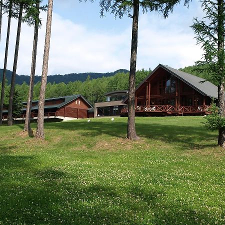 Log Hotel Larch Lake Kanayama Minamifurano Eksteriør billede