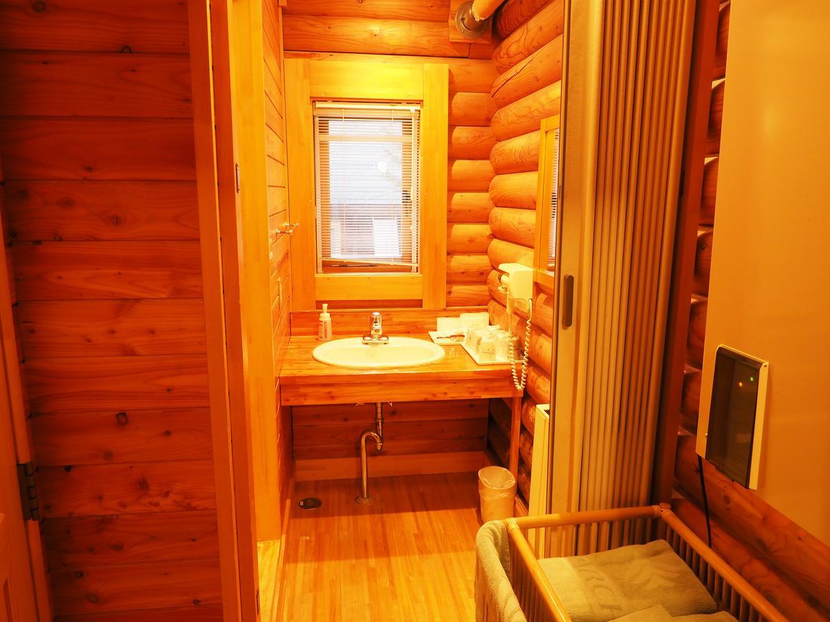 Log Hotel Larch Lake Kanayama Minamifurano Værelse billede