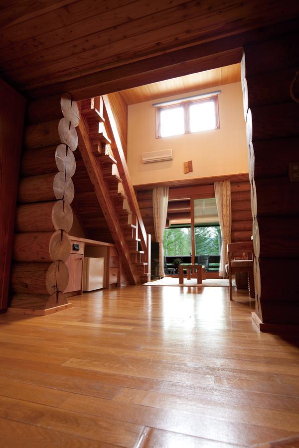 Log Hotel Larch Lake Kanayama Minamifurano Værelse billede