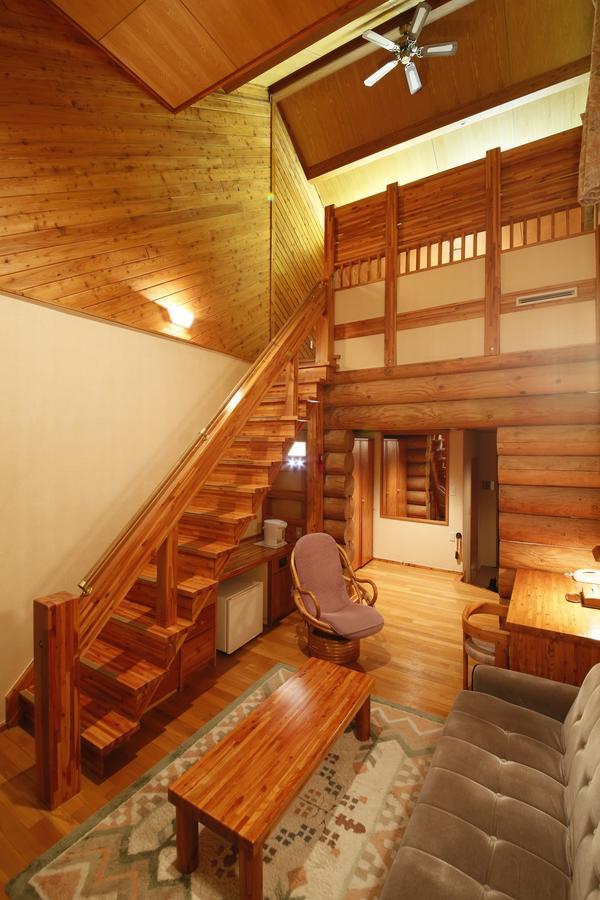 Log Hotel Larch Lake Kanayama Minamifurano Værelse billede