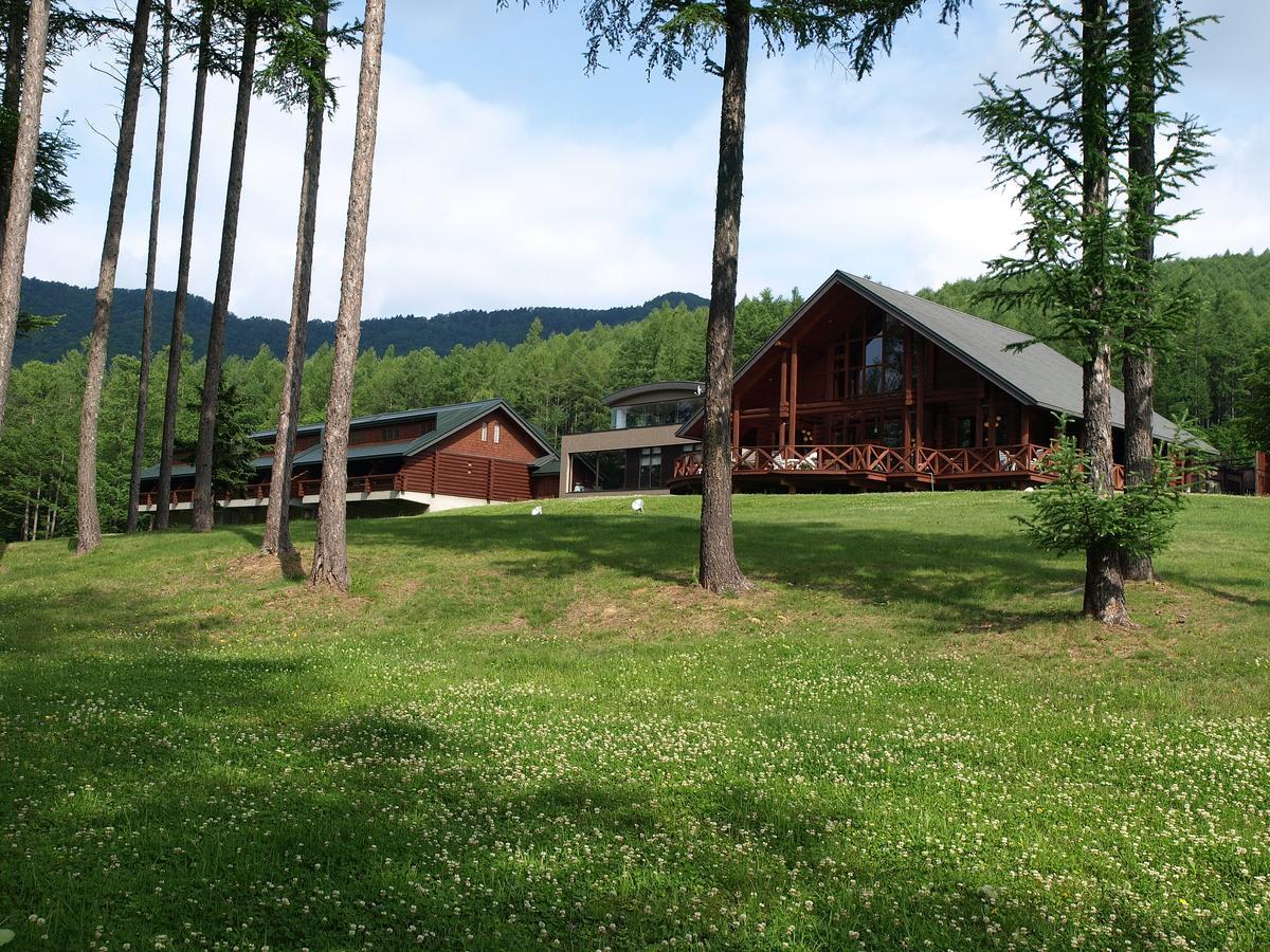 Log Hotel Larch Lake Kanayama Minamifurano Eksteriør billede